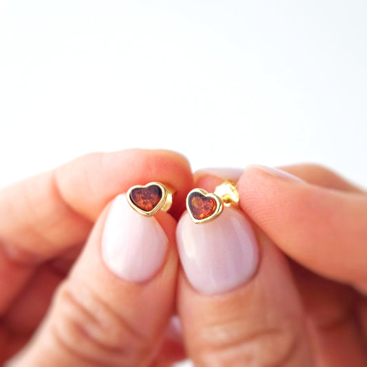 Gold Heart Earrings with Amber, Minimalist gold stud earrings, Dainty Gold Earrings, Bridesmaid Earrings, love, daughter gift, heart, best friend gift