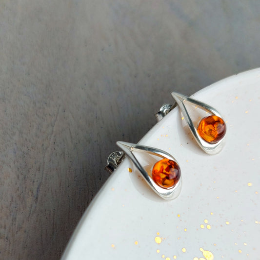 Dainty Baltic Amber Stud Earrings,  Karuba Amber Stud Earrings 925 Round Amber Studs for Her Minimal Silver Studs For Women Love & Friendship Gift for Nature Lover Bernstein, certificate baltic amber