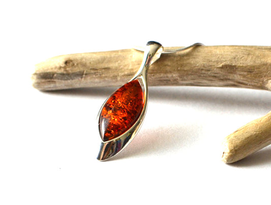 Simple Silver Amber Pendant Necklace