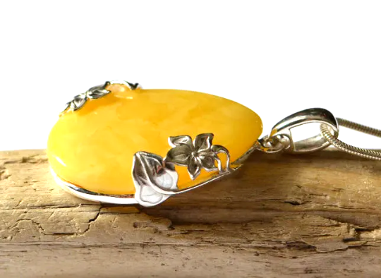 Yellow Amber Floral Pendant Necklace