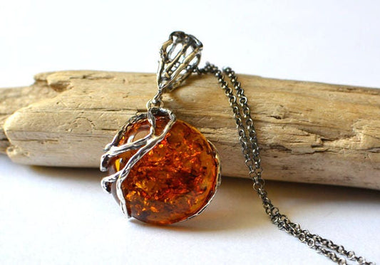 Chain Amber Pendant Necklace