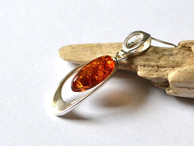 stone Necklace, stone Pendant, stone Jewelry, Modern amber silver necklace, gift for her, best friend gifts, necklace for mom, amber gift