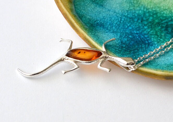 Sterling silver stone Lizard Gecko necklace, reptile jewelry amber necklace gift for her, silver chain gemstone necklace animal lover gift
